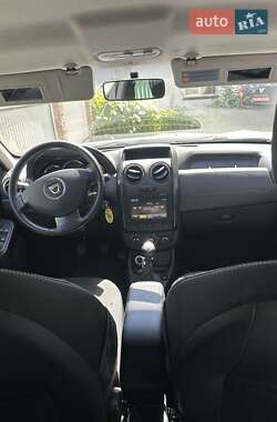 Позашляховик / Кросовер Dacia Duster 2014 в 