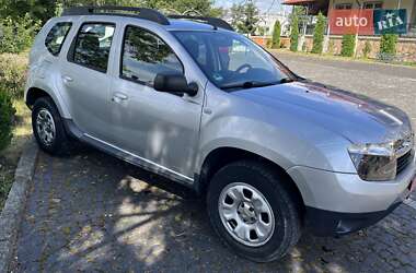 Позашляховик / Кросовер Dacia Duster 2012 в 