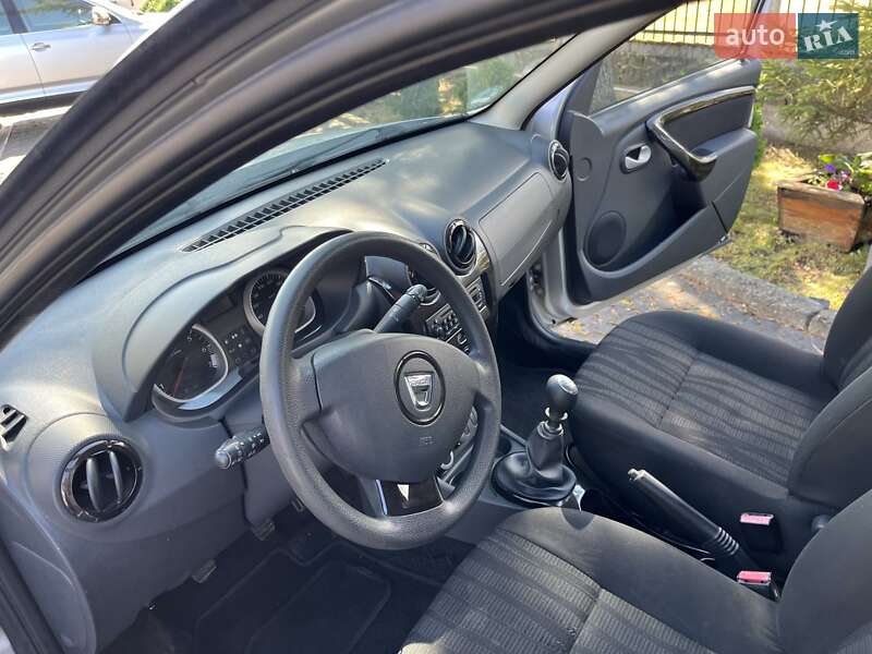 Внедорожник / Кроссовер Dacia Duster 2012 в Золочеве