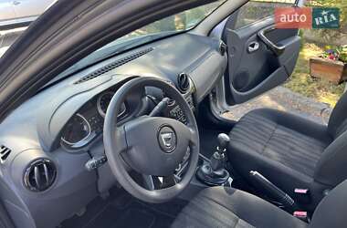 Позашляховик / Кросовер Dacia Duster 2012 в 
