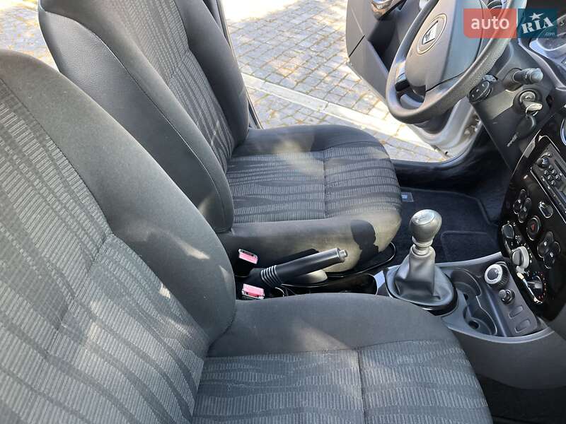 Внедорожник / Кроссовер Dacia Duster 2012 в Золочеве
