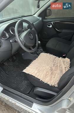 Внедорожник / Кроссовер Dacia Duster 2010 в 