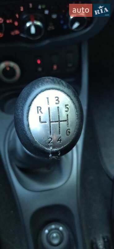 Позашляховик / Кросовер Dacia Duster 2015 в Львові фото 21 Позашляховик / Кросовер Dacia Duster 2015 в Львові