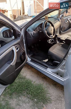 Внедорожник / Кроссовер Dacia Duster 2013 в 