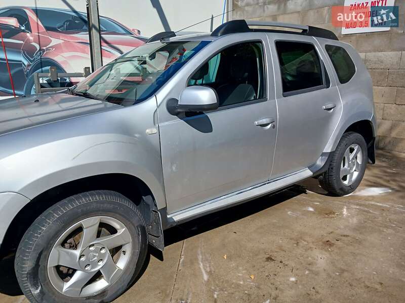 Позашляховик / Кросовер Dacia Duster 2011 в Тячеві