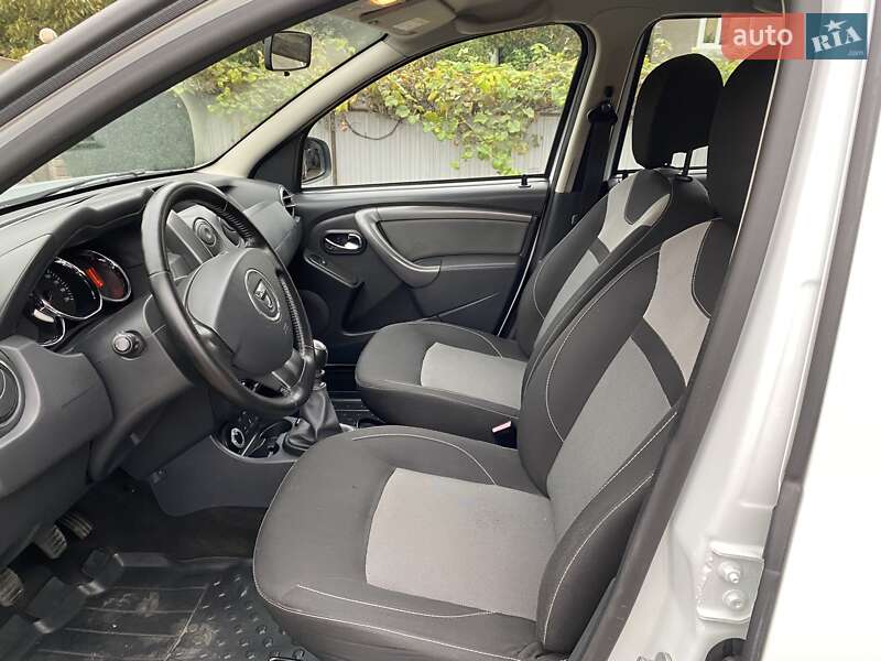 Внедорожник / Кроссовер Dacia Duster 2016 в Черновцах