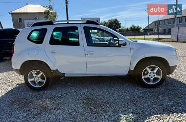 Позашляховик / Кросовер Dacia Duster 2011 в 