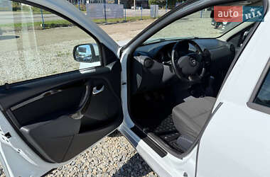 Позашляховик / Кросовер Dacia Duster 2011 в 