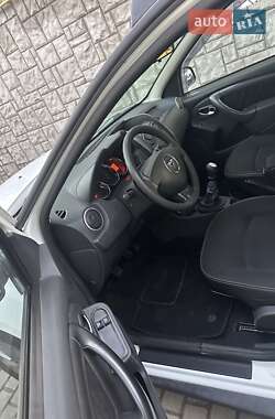 Позашляховик / Кросовер Dacia Duster 2014 в 