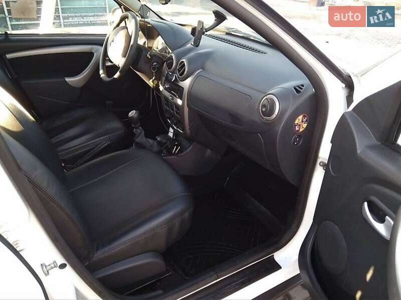 Позашляховик / Кросовер Dacia Duster 2012 в Яремчі