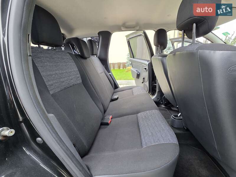 Внедорожник / Кроссовер Dacia Duster 2010 в Луцке фото 39 Внедорожник / Кроссовер Dacia Duster 2010 в Луцке
