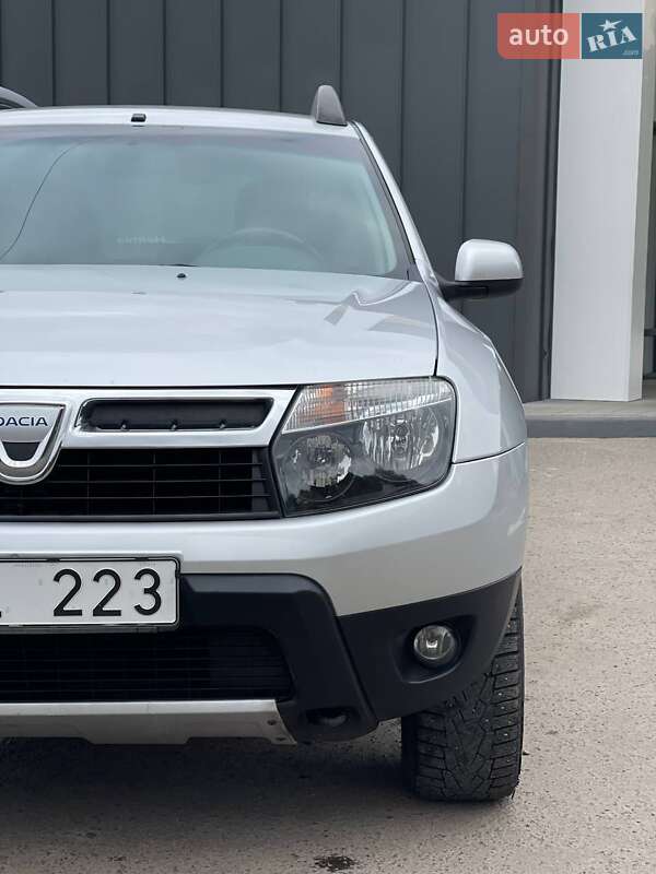 Позашляховик / Кросовер Dacia Duster 2010 в Радивиліві