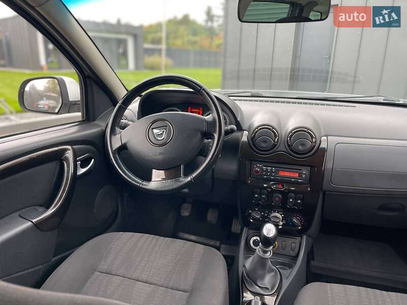 Позашляховик / Кросовер Dacia Duster 2010 в Радивиліві