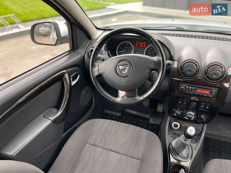 Позашляховик / Кросовер Dacia Duster 2010 в Радивиліві