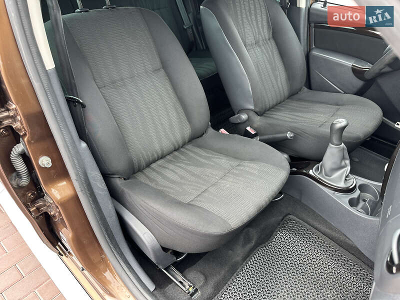 Внедорожник / Кроссовер Dacia Duster 2012 в Сарнах фото 8 Внедорожник / Кроссовер Dacia Duster 2012 в Сарнах