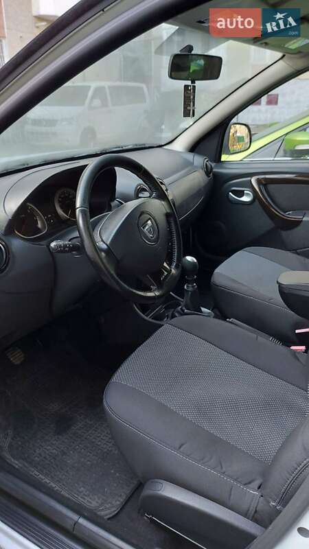Внедорожник / Кроссовер Dacia Duster 2011 в Тернополе
