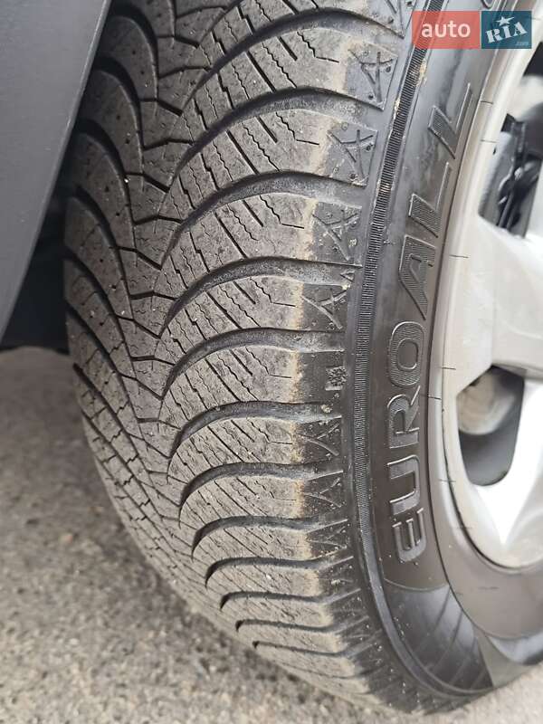 Позашляховик / Кросовер Dacia Duster 2012 в Новоархангельську