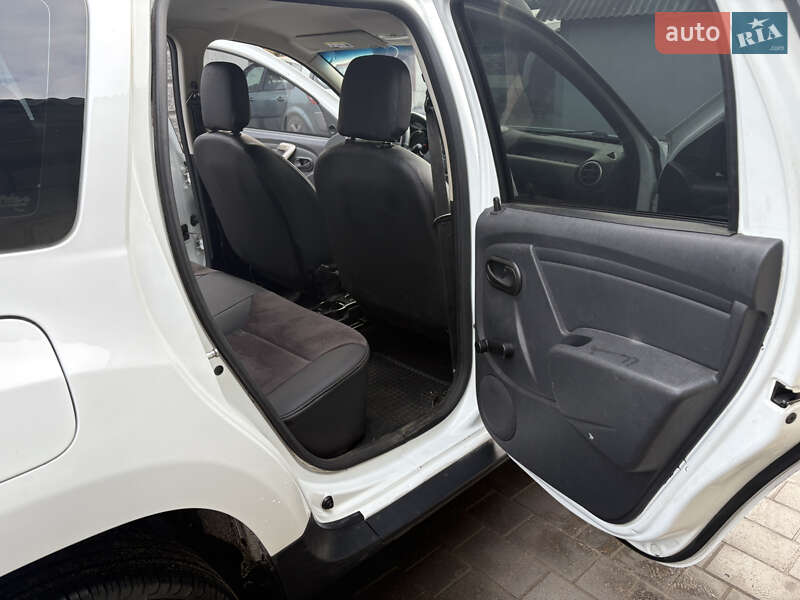 Позашляховик / Кросовер Dacia Duster 2016 в Дубні