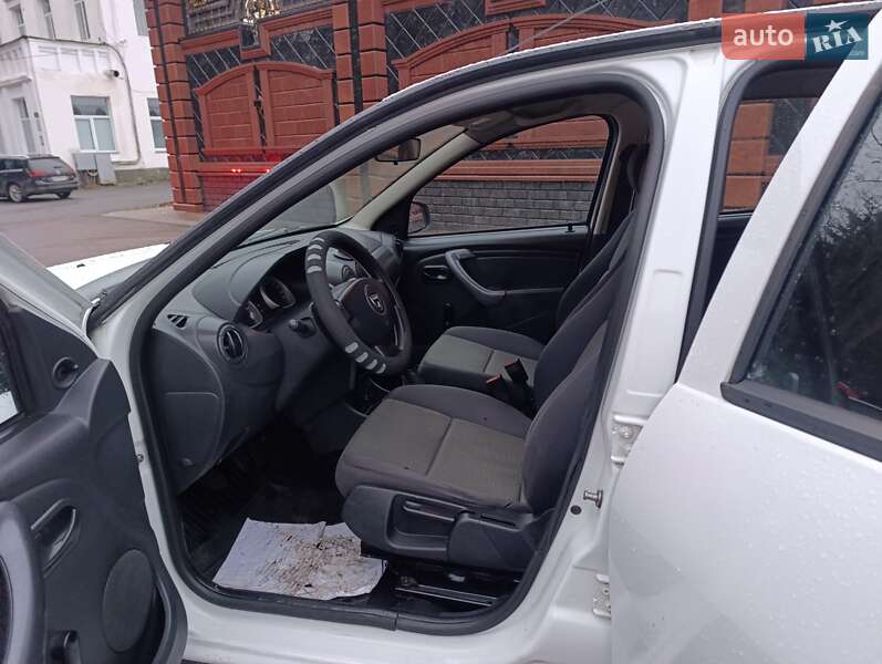 Позашляховик / Кросовер Dacia Duster 2013 в Звягелі