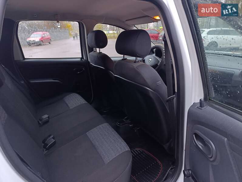 Позашляховик / Кросовер Dacia Duster 2013 в Звягелі