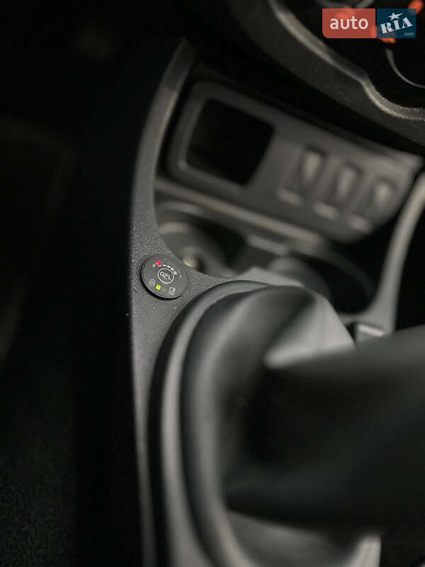 Внедорожник / Кроссовер Dacia Duster 2014 в Киеве фото 36 Внедорожник / Кроссовер Dacia Duster 2014 в Киеве