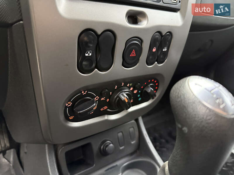 Позашляховик / Кросовер Dacia Duster 2013 в Хусті