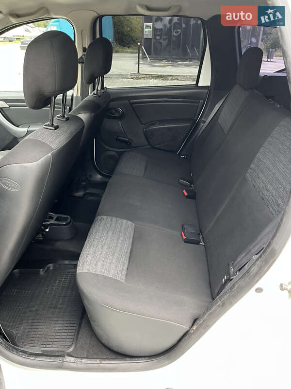 Внедорожник / Кроссовер Dacia Duster 2010 в Калуше фото 45 Внедорожник / Кроссовер Dacia Duster 2010 в Калуше