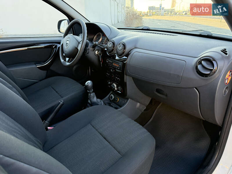 Позашляховик / Кросовер Dacia Duster 2011 в Луцьку