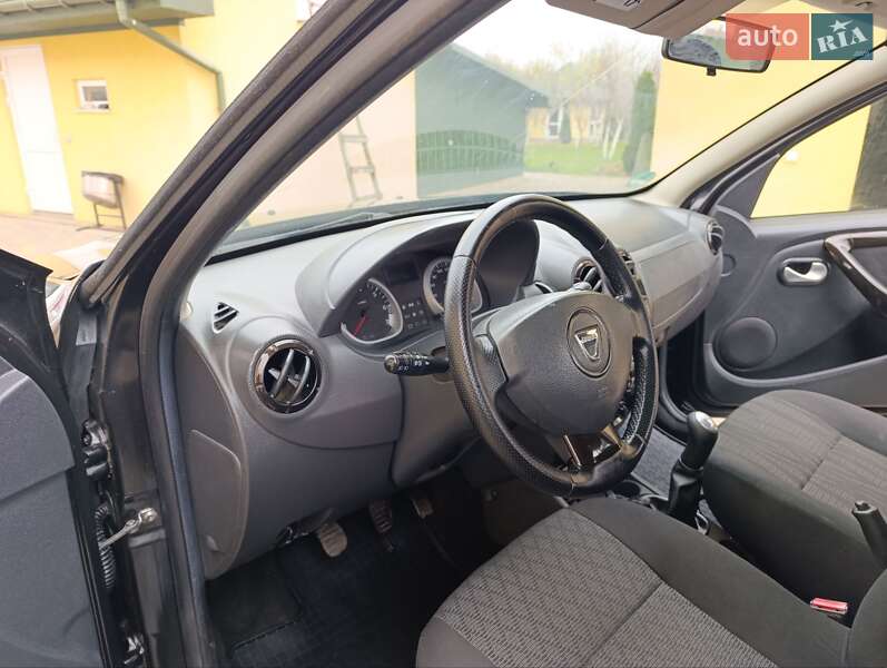 Внедорожник / Кроссовер Dacia Duster 2010 в Киверцах