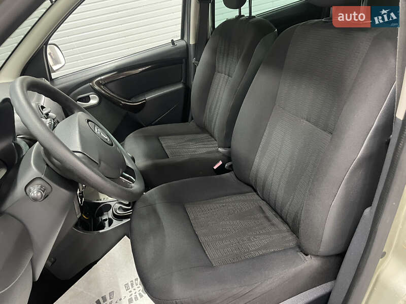 Внедорожник / Кроссовер Dacia Duster 2011 в Стрые