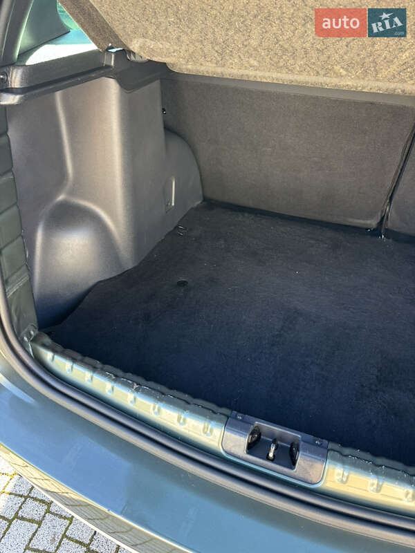 Позашляховик / Кросовер Dacia Duster 2015 в Тернополі