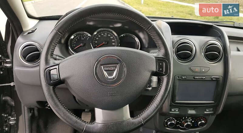 Позашляховик / Кросовер Dacia Duster 2016 в Звенигородці