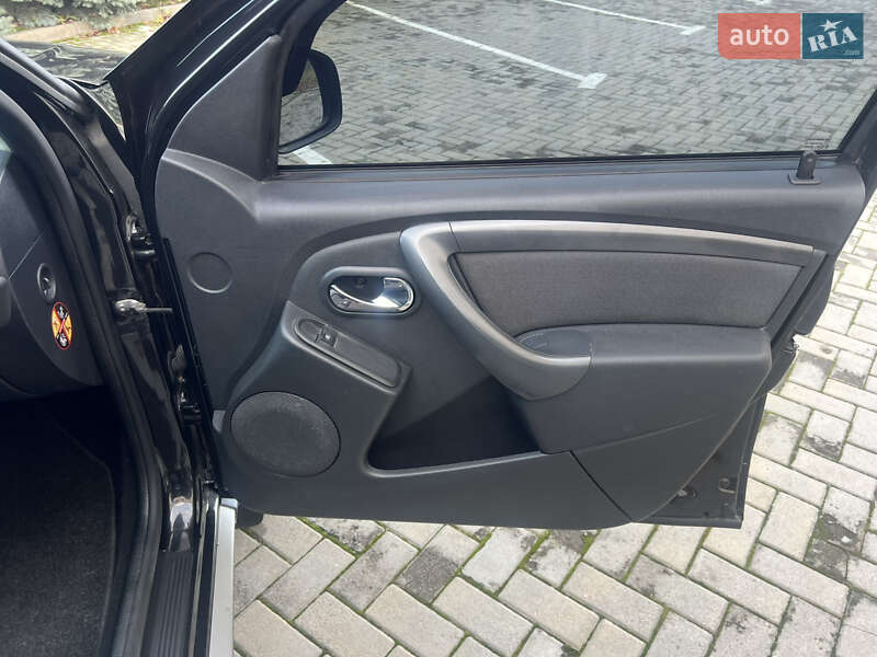 Позашляховик / Кросовер Dacia Duster 2016 в Харкові фото 10 Позашляховик / Кросовер Dacia Duster 2016 в Харкові