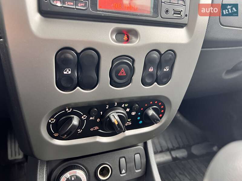 Позашляховик / Кросовер Dacia Duster 2013 в Нововолинську фото 77 Позашляховик / Кросовер Dacia Duster 2013 в Нововолинську