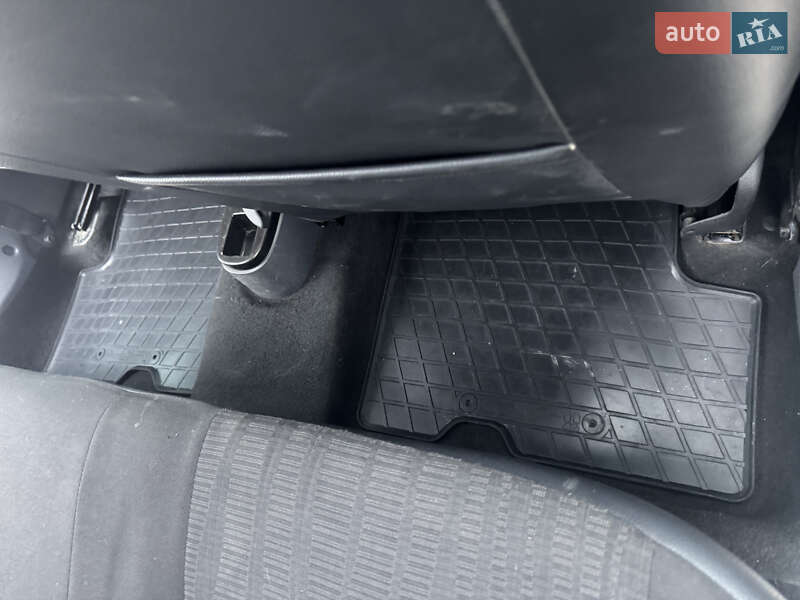 Позашляховик / Кросовер Dacia Duster 2011 в Львові