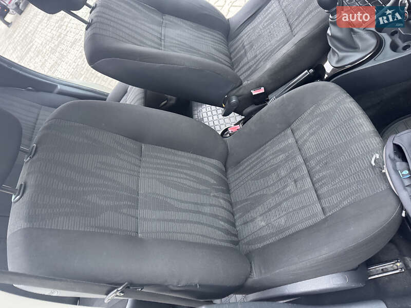 Позашляховик / Кросовер Dacia Duster 2011 в Львові