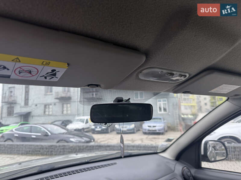 Позашляховик / Кросовер Dacia Duster 2011 в Львові