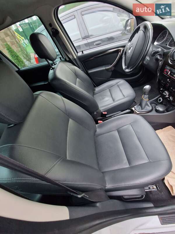 Внедорожник / Кроссовер Dacia Duster 2011 в Луцке фото 28 Внедорожник / Кроссовер Dacia Duster 2011 в Луцке