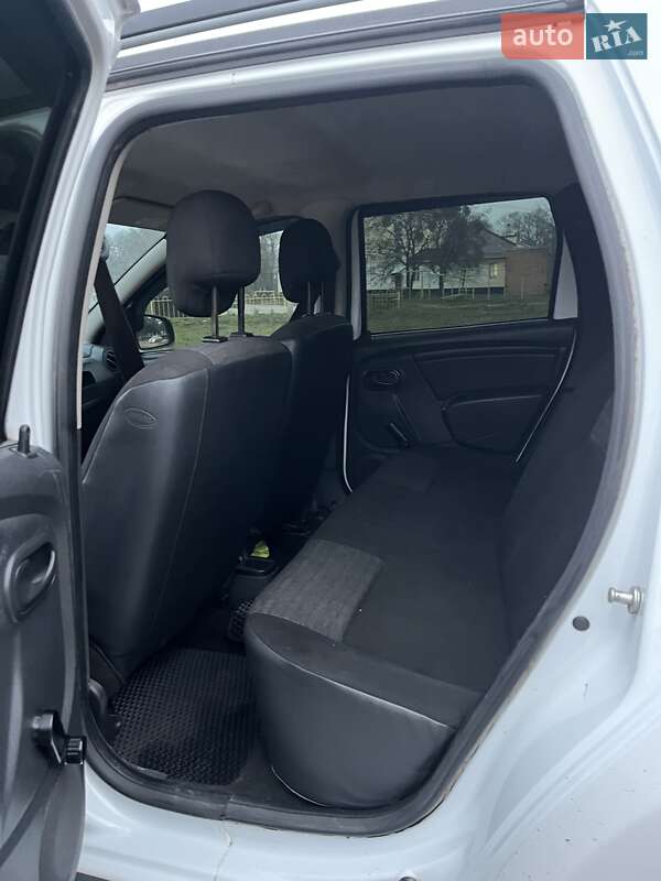 Внедорожник / Кроссовер Dacia Duster 2013 в Знаменке