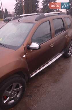 Позашляховик / Кросовер Dacia Duster 2013 в Гадячі