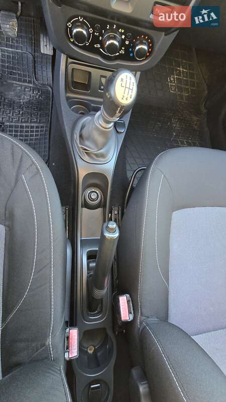 Позашляховик / Кросовер Dacia Duster 2016 в Чернівцях