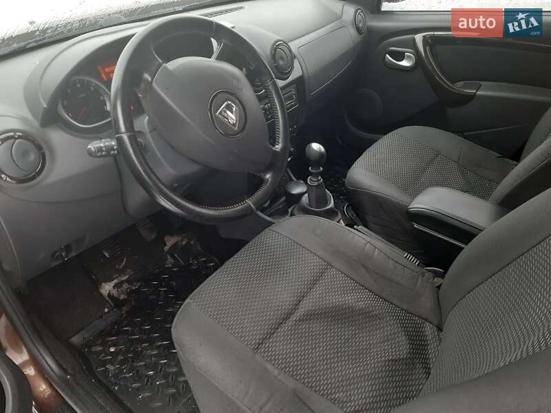 Внедорожник / Кроссовер Dacia Duster 2010 в Тростянце