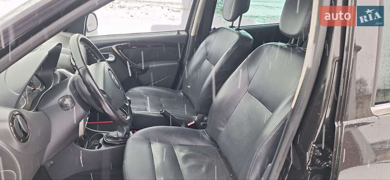 Позашляховик / Кросовер Dacia Duster 2011 в Новоархангельську