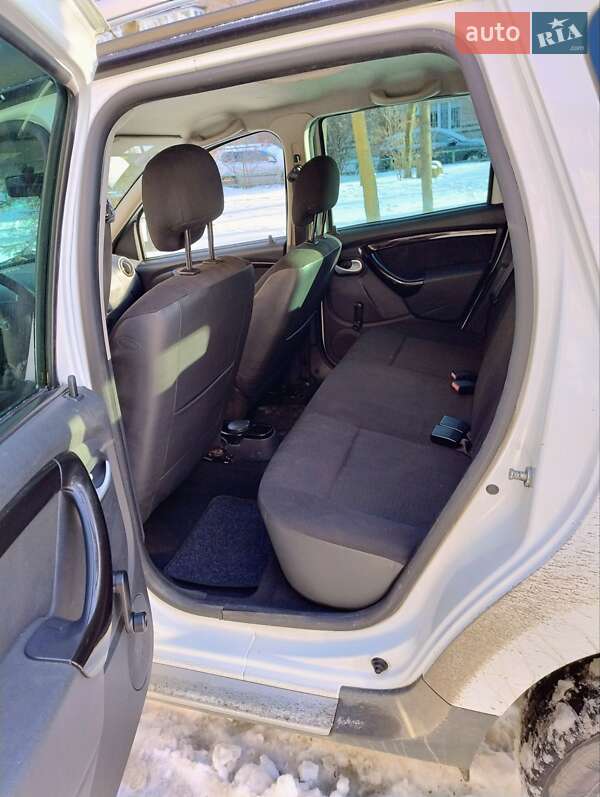 Внедорожник / Кроссовер Dacia Duster 2011 в Киеве