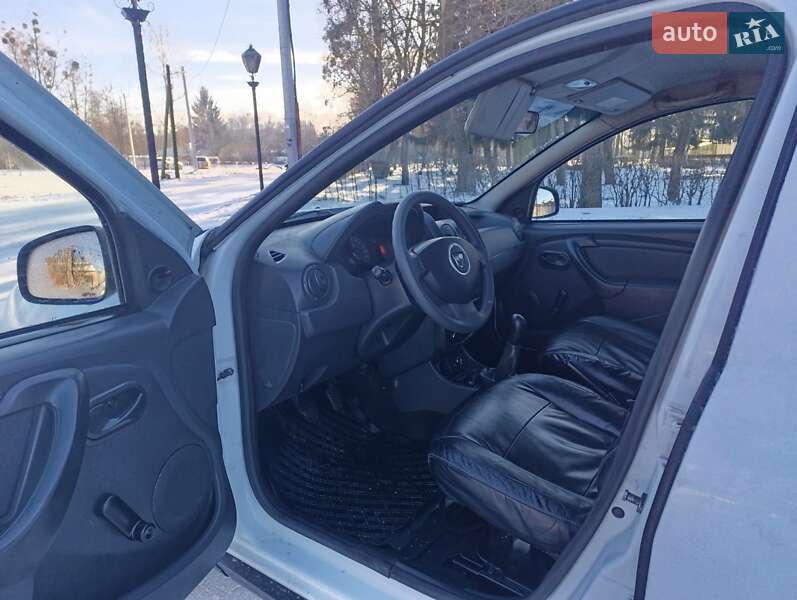 Позашляховик / Кросовер Dacia Duster 2016 в Звягелі фото 11 Позашляховик / Кросовер Dacia Duster 2016 в Звягелі