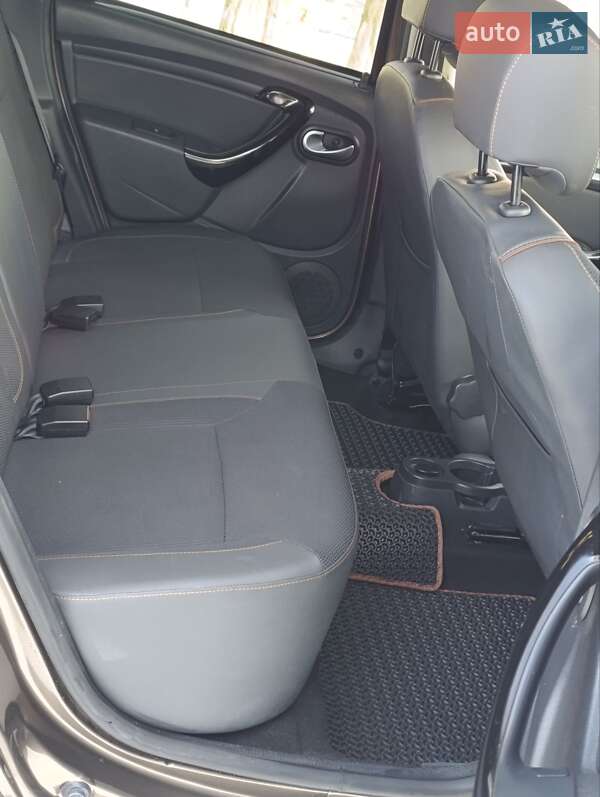 Внедорожник / Кроссовер Dacia Duster 2017 в Золочеве