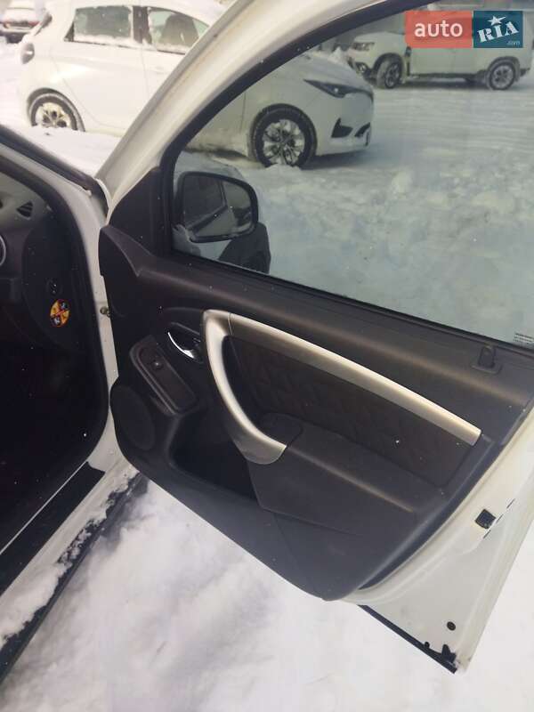 Внедорожник / Кроссовер Dacia Duster 2014 в Дубно