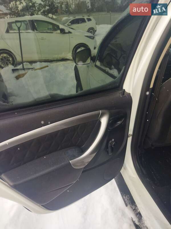 Внедорожник / Кроссовер Dacia Duster 2014 в Дубно