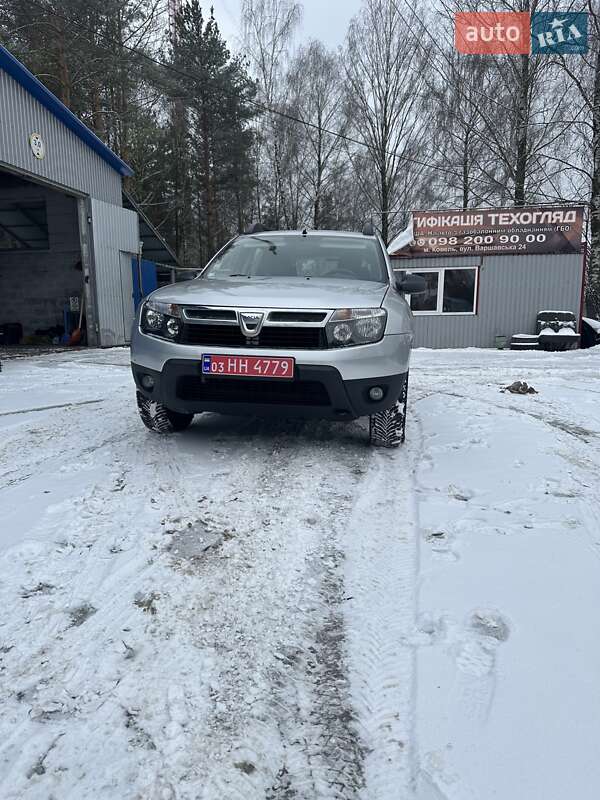 Позашляховик / Кросовер Dacia Duster 2013 в Луцьку