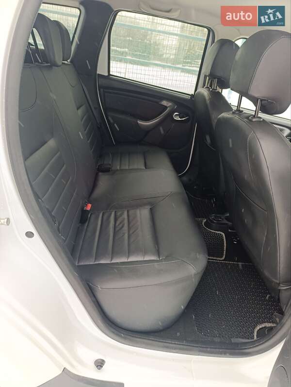 Внедорожник / Кроссовер Dacia Duster 2016 в Золочеве